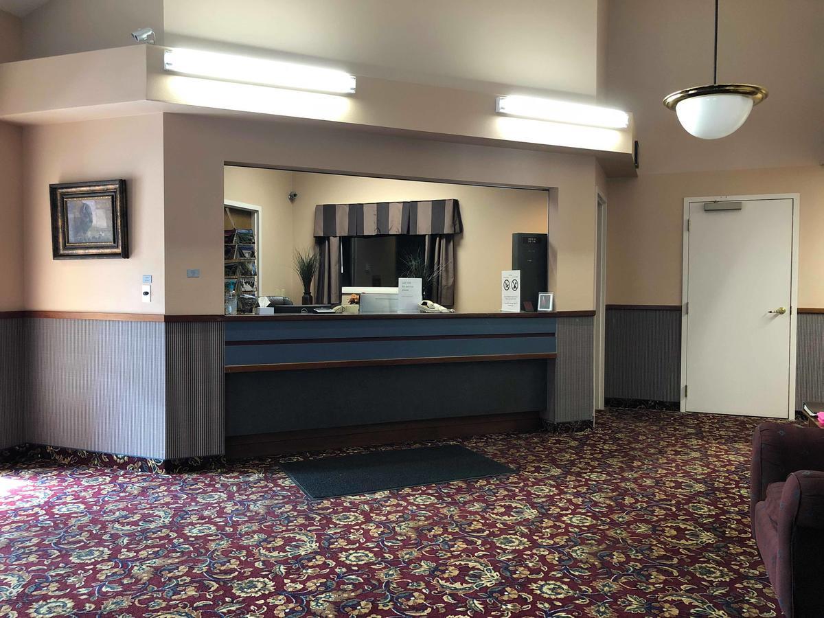Lupine Inn Ред Лодж Екстериор снимка